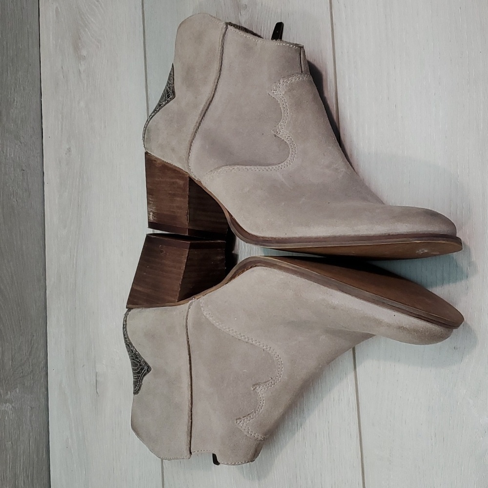 Marc Fisher Women Comfort Leather Heels Boots shoes sz 10M - Picture 9 of 16